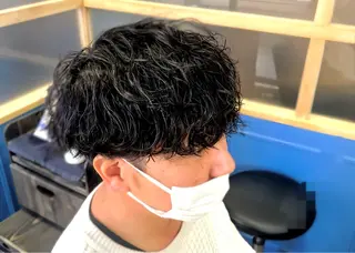 ショート パーマ メンズ 髪質改善 個室サロン Aurora 蔵前美容院所属・韓国式髪質改善 副店長コバリアオイのヘアスタイル