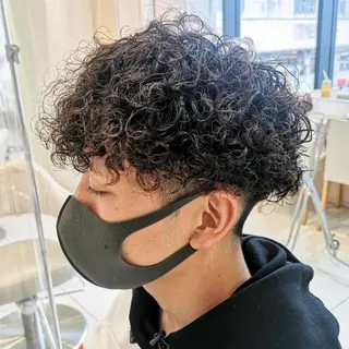 メンズ パーマ 渡辺 愛枝/艶カラー🩵のヘアスタイル