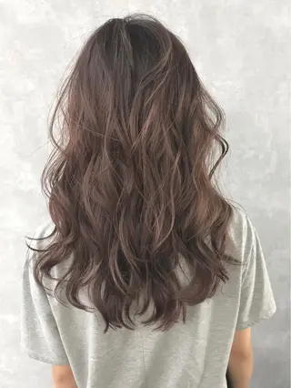 セミロング カラー TOMOYAレイヤー ブリーチ縮毛矯正のヘアスタイル