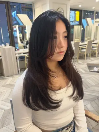 ロング ベージュ/インナー カラー🤍Rieのヘアスタイル