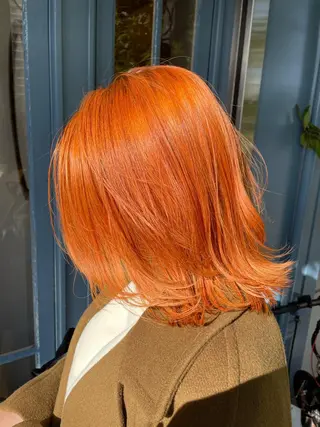 セミロング ブリーチ毛矯正.髪質 改善.髪にドラマをのヘアスタイル