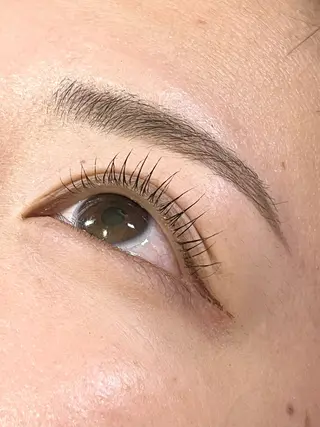 マツエク・マツパ Cure所属・三澤 朱里の眉毛・アイブロウイメージ