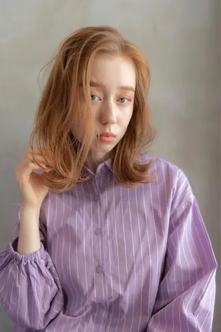 ミディアム カラー 🉐レイヤー/塩見 弘樹🉐渋谷のヘアスタイル