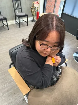 ミディアム カラー 上田 紗也のヘアスタイル