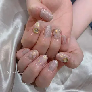 ネイル 𝘙𝘪𝘰𝘯𝘢 ...🕯🤍のネイルデザイン