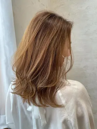 セミロング カラー 栗原 瑠世のヘアスタイル