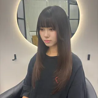 ロング Ren. 🦋デザインカラーのヘアスタイル