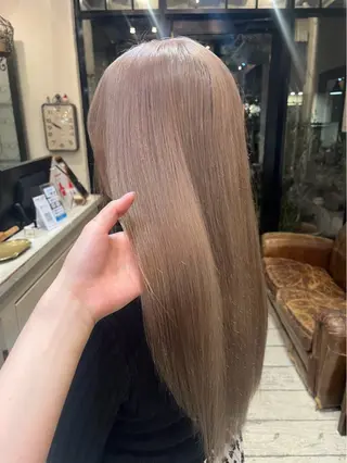 カラー 坂本 菜摘のヘアスタイル