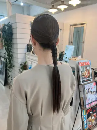 ロング ヘアアレンジ YUI ハイトーンカラーのヘアスタイル