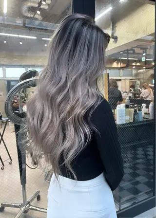 ロング カラー 🌺KANA🇺🇸 海外トレンドヘアのヘアスタイル