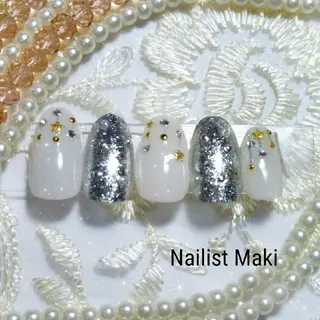 ネイル 小顔・毛穴・たるみ ネイル　似内真樹のエステ・リラクイメージ