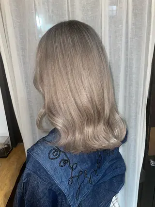 セミロング ブリーチ🌟リタッチ 🎠KANON🎡のヘアスタイル