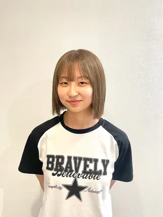 ショート カラー 西村 れいのヘアスタイル