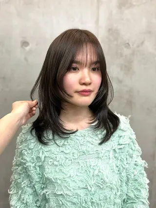 セミロング カラー SALT WATER所属・🫐 𝐌𝐚𝐨 🫐似合わせcutのヘアスタイル