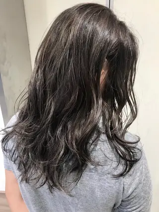 セミロング カラー 島袋 ナオユキのヘアスタイル