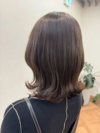 ミディアム カラー 佐々木 有彩のヘアスタイル