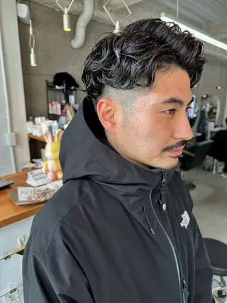 パーマ メンズ 八谷 将平のヘアスタイル