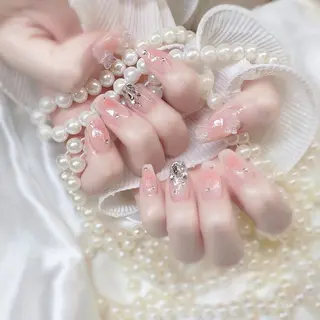 ネイル Yudia🦋 azuのネイルデザイン