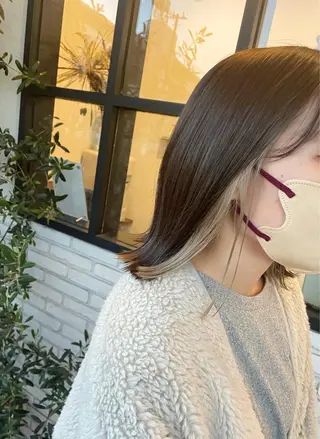 ミディアム カラー 小坂 真子のヘアスタイル