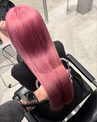 ロング カラー pele 梅田所属・PELEハイトーン shinobuのヘアスタイル