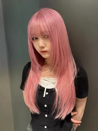 セミロング TAKUMI ハイトーン/ウルフのヘアスタイル