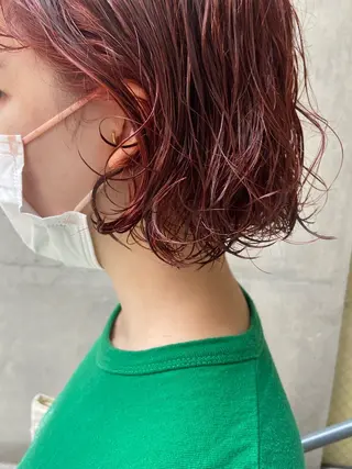 ショート なつめ🐶ショート ベージュカラーのヘアスタイル