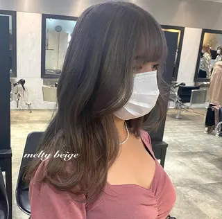 ロング カラー パーマ ヘアアレンジ youres hair東新宿店所属・新宿⌇韓国風ヘア ⌇透明感カラーのヘアスタイル