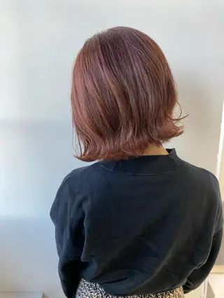 ショート カラー 内田 衣海のヘアスタイル