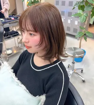 ミディアム カラー 岡野 静華のヘアスタイル