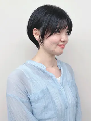 ショート とうい/パーマボブ/ くせ毛/丸みボブのヘアスタイル