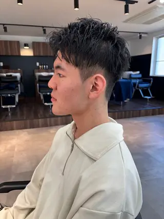 メンズ フェザーパーマ/韓国 /メンズカット保立のヘアスタイル