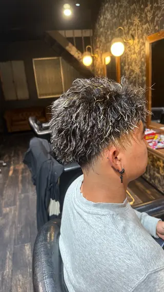 パーマ Bernie boyのヘアスタイル