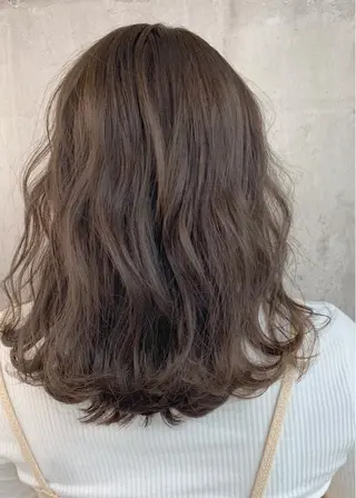 セミロング カラー 小関 茅里のマツエク・マツパデザイン