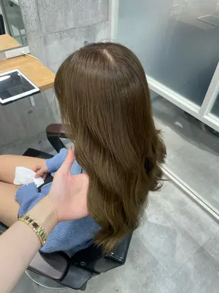 セミロング ayano /レイヤー/艶カラーのヘアスタイル