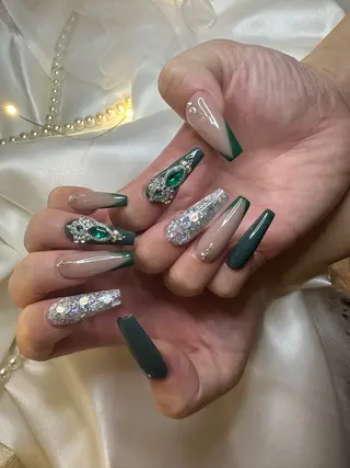 ネイル Nailsalon SKiのネイルデザイン