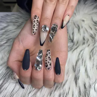 ネイル la vie  Luire所属・la vie Luire ｱｽｶのネイルデザイン