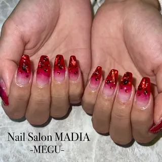ネイル MADIA藤沢所属・MADIA MEGUのネイルデザイン