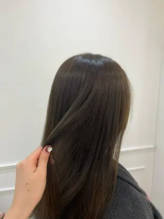 ロング カラー 新井 凪のヘアスタイル