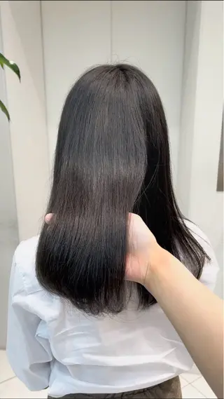 セミロング 結 菜のヘアスタイル
