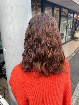 セミロング カラー パーマ ヘアアレンジ satsuki 暖色・ブラウンカラーのヘアスタイル
