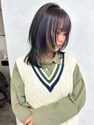 ミディアム カラー 流行りのレイヤーカッ ト得意💟akariのヘアスタイル