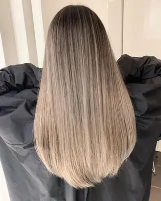 カラー 公式 Ease by amble luxeのヘアスタイル