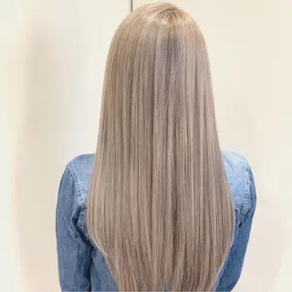 ロング フォーバイグランデ カラーのヘアスタイル