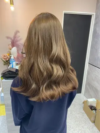 セミロング カラー ヘアアレンジ SIGMA LATTE所属・光岡 光のヘアスタイル