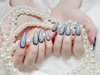 ネイル NANAKO 🌼のネイルデザイン