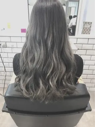 ロング カラー ヤマナカ エリカのヘアスタイル