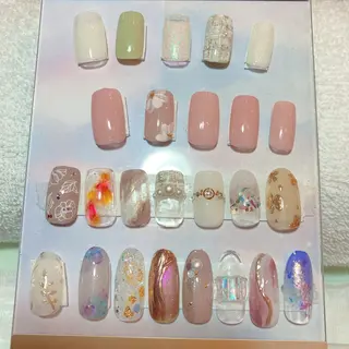 ネイル 綱島 佳恵のネイルデザイン