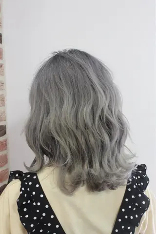 ミディアム カラー 'amo所属・'amo eyelashのマツエク・マツパデザイン