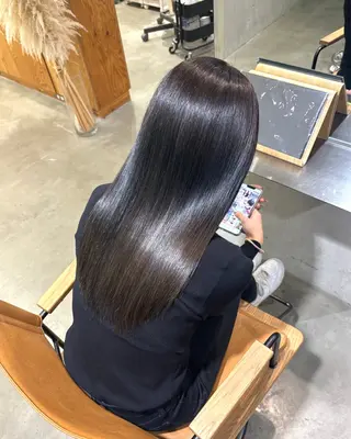 ロング カラー 小木曽 里華のヘアスタイル