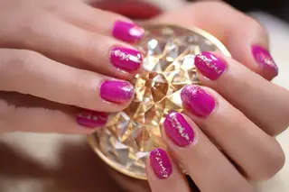 ネイル ママリンド　志村坂上店所属・しみ えんのネイルデザイン